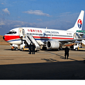 南宁航空货运航空快运业稳步发展的原因是什么？